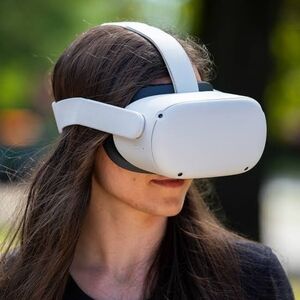 Oculus Meta Quest 2 256GB virtual reality headset